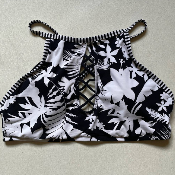 Bleu Black and White Floral and Stripe Swimsuit Top, Size 12 🗣LAST CHANCE🗣 - Picture 2 of 3